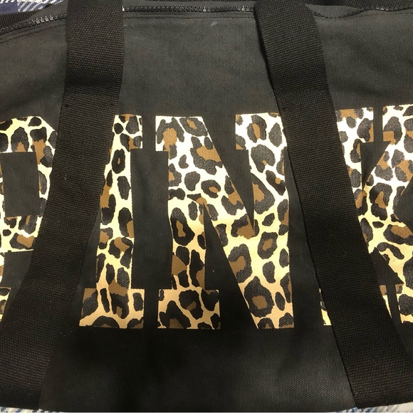 Pink Vs Bundle - Picture 2 of 6